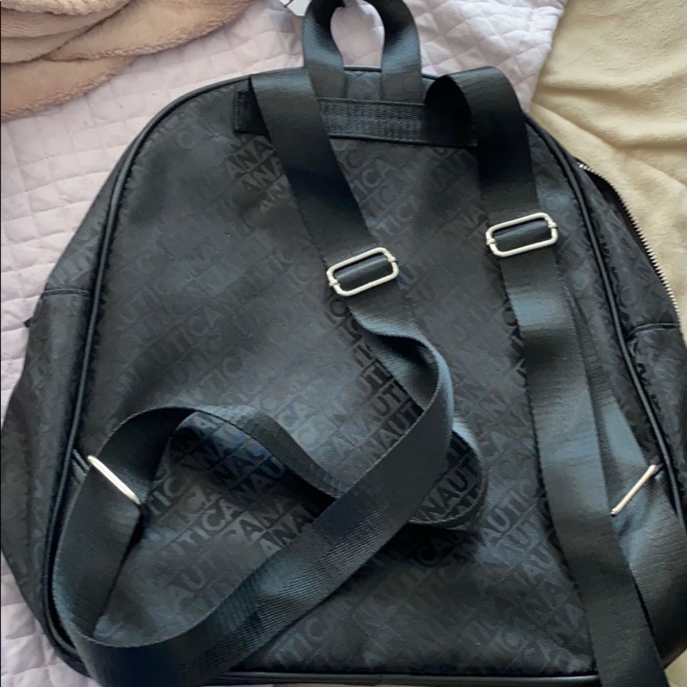 Backpack - Picture 4 of 5